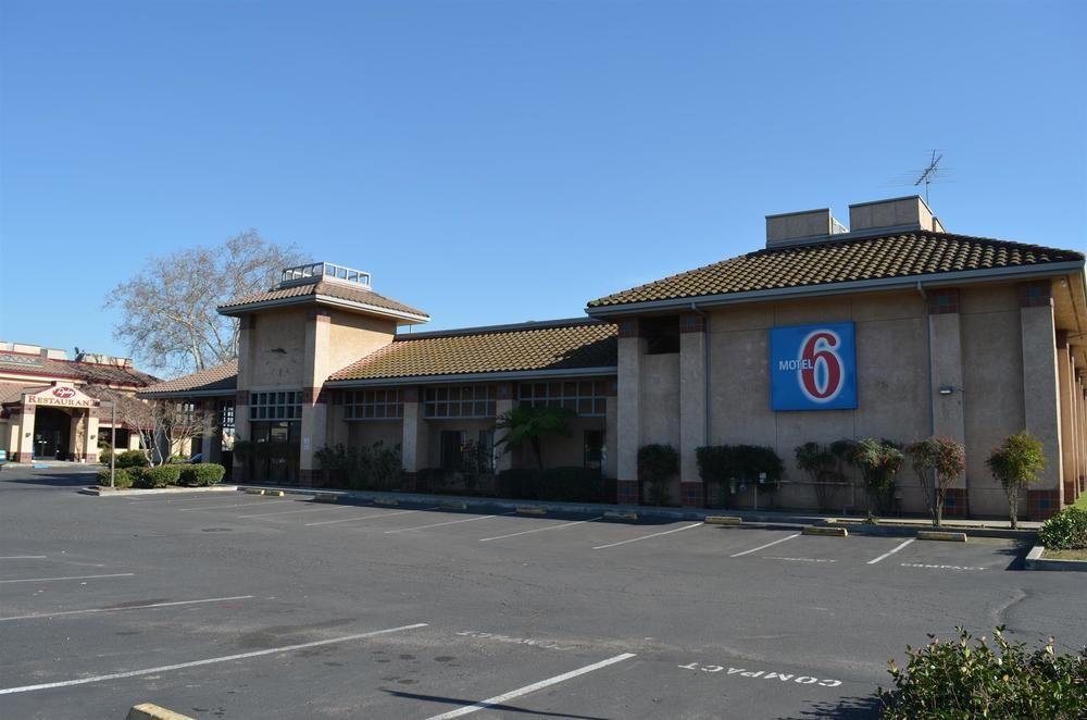 6 Oakdale, Ca 2* Oakdale