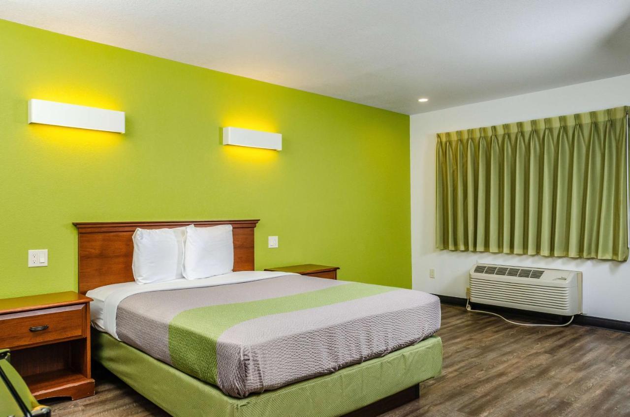 6 Oakdale, Ca Hotel 2*