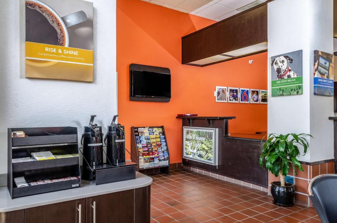 6 Oakdale, Ca 2*