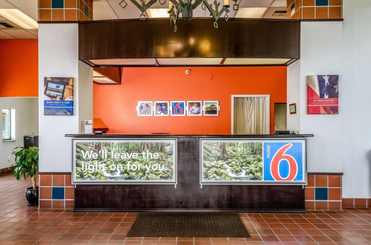 6 Oakdale, Ca 2*