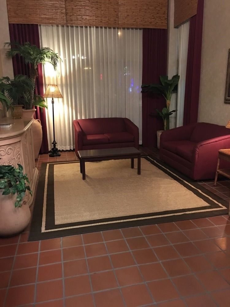 Hotel 6 Oakdale, Ca 2*