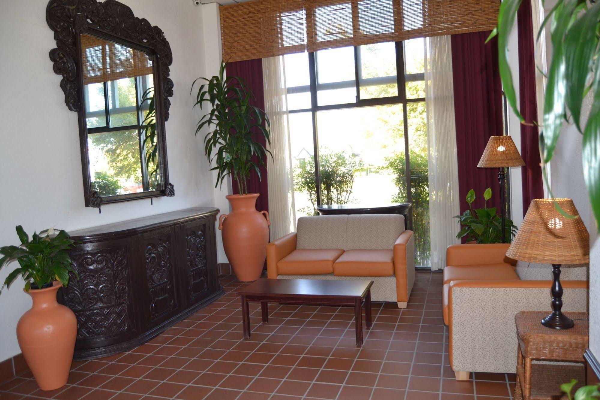 Hotel 6 Oakdale, Ca