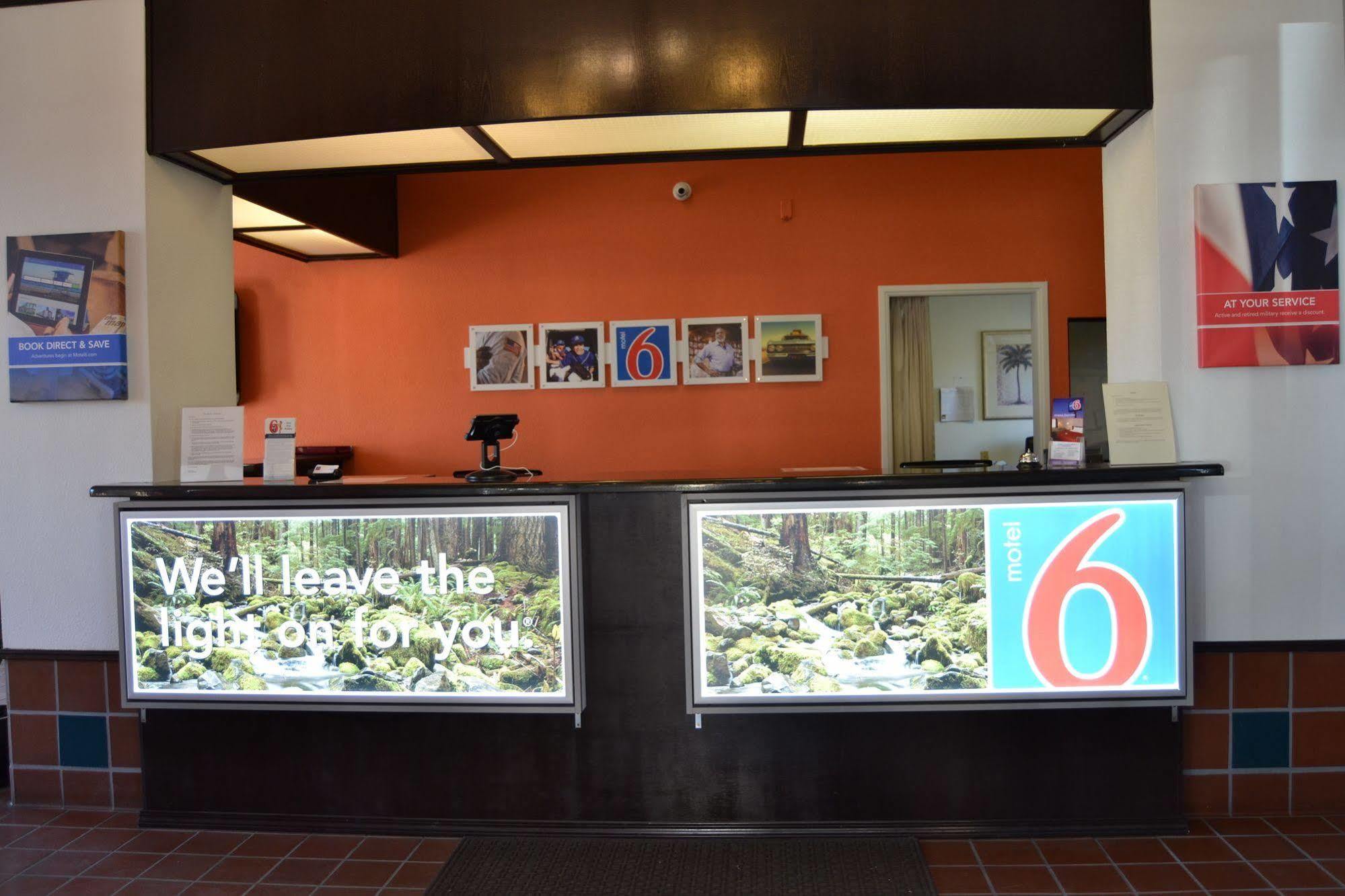 6 Oakdale, Ca 2*